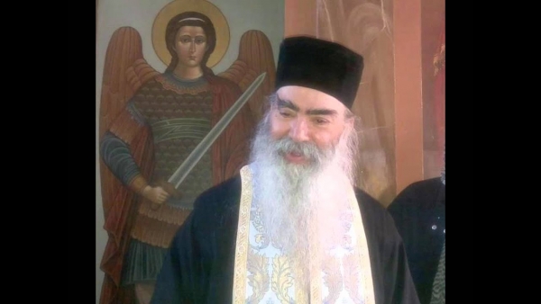 &Mu;&eta;&nu; &Phi;&omicron;&beta;ά&sigma;&tau;&epsilon; &gamma;&iota;' &alpha;&upsilon;&tau;ά &pi;&omicron;&upsilon; έ&rho;&chi;&omicron;&nu;&tau;&alpha;&iota;