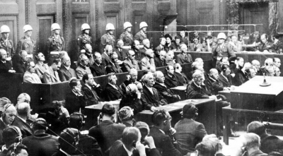 &Omicron; &Chi;ί&tau;&lambda;&epsilon;&rho;, &omicron; &Phi;&lambda;ί&kappa;, &eta; &delta;ί&kappa;&eta; &tau;&eta;&sigmaf; &Nu;&upsilon;&rho;&epsilon;&mu;&beta;έ&rho;&gamma;&eta;&sigmaf; &kappa;&alpha;&iota; &eta; &mu;&epsilon;&tau;&alpha;&pi;&omicron;&lambda;&epsilon;&mu;&iota;&kappa;ή &Epsilon;&upsilon;&rho;ώ&pi;&eta;